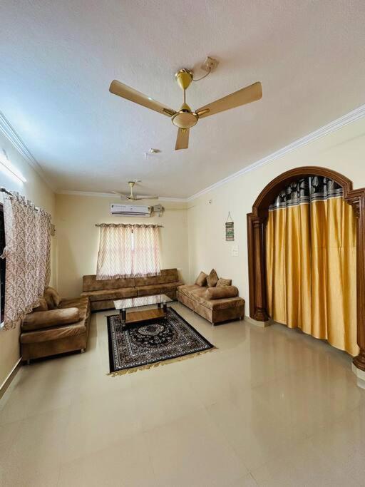 אודופי Sharvari Home Stay מראה חיצוני תמונה